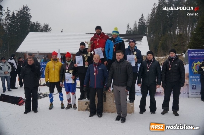 Zdjęcie w galerii na portalu naszwodzislaw.com: Szef wodzisławskich policjantów z drugim miejscem na mistrzostwach w narciarstwie alpejskim  wiadomości z regionu