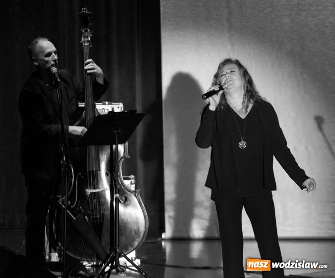 Zdjęcie w galerii na portalu naszwodzislaw.com: Hanna Banaszak oczarowała wodzisławską publiczność  wiadomości z regionu