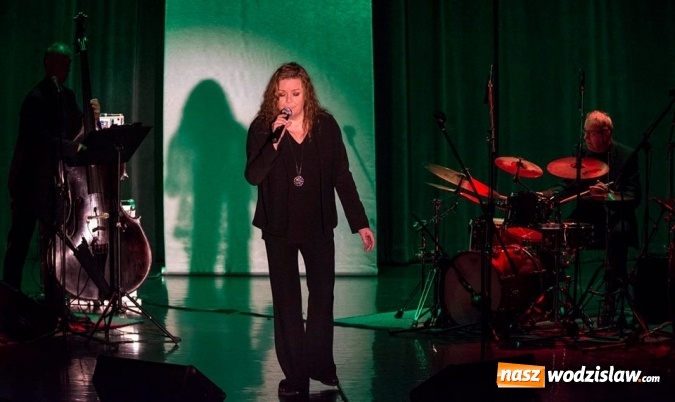 Zdjęcie w galerii na portalu naszwodzislaw.com: Hanna Banaszak oczarowała wodzisławską publiczność  wiadomości z regionu