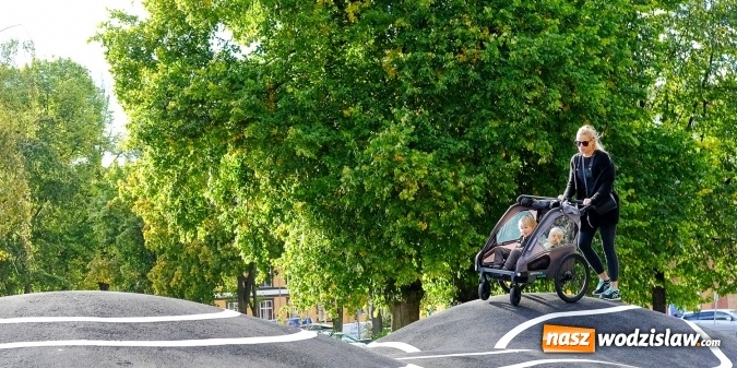 Zdjęcie w galerii na portalu naszwodzislaw.com: Bezpieczne przewożenie dziecka na rowerze? Postaw na przyczepkę od CampBox! wiadomości z regionu