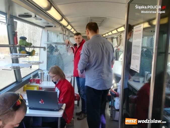 Zdjęcie w galerii na portalu naszwodzislaw.com: Policjanci oddawali krew  wiadomości z regionu
