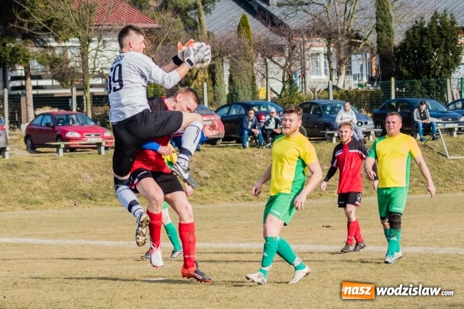 Zdjęcie w galerii na portalu naszwodzislaw.com: A klasa: Buków bez punktów w starciu z Brzeziem wiadomości z regionu