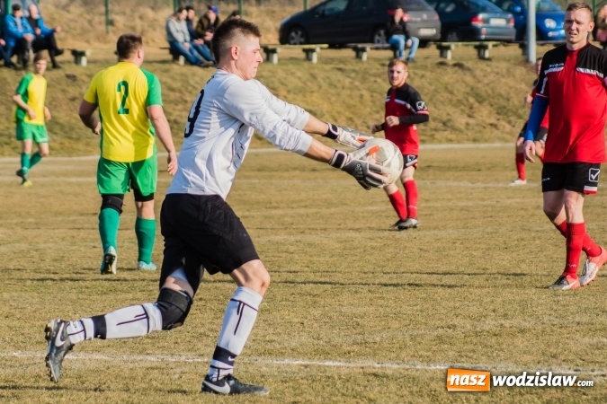 Zdjęcie w galerii na portalu naszwodzislaw.com: A klasa: Buków bez punktów w starciu z Brzeziem wiadomości z regionu