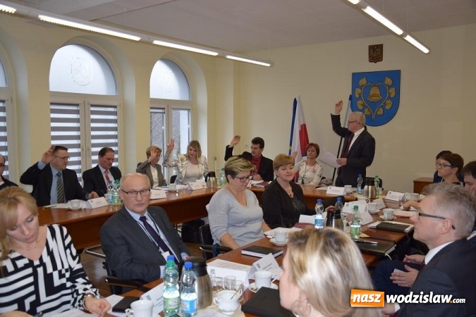Zdjęcie w galerii na portalu naszwodzislaw.com: Po sesji Rady Gminy - budżet, nagrody w dziedzinie kultury i kolejny honorowy obywatel wiadomości z regionu