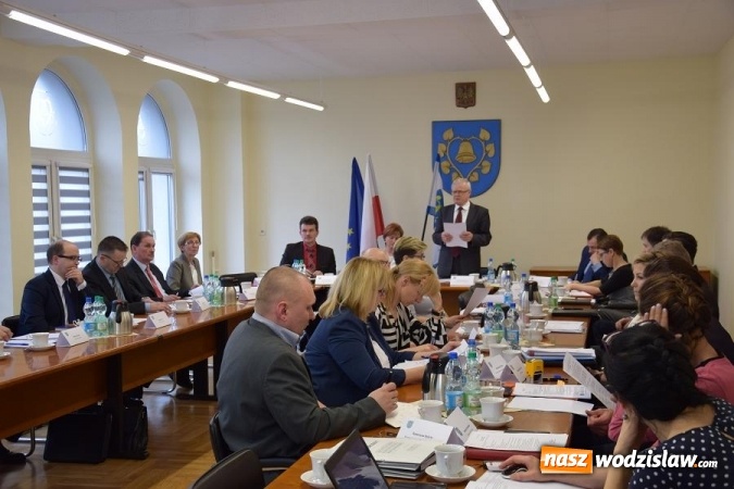 Zdjęcie w galerii na portalu naszwodzislaw.com: Po sesji Rady Gminy - budżet, nagrody w dziedzinie kultury i kolejny honorowy obywatel wiadomości z regionu
