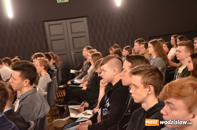 Zdjęcie w galerii na portalu naszwodzislaw.com: Gdy dobrzy ludzie milczą, zło rośnie w siłę... wiadomości z regionu