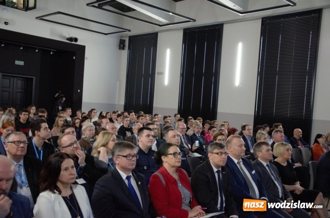 Zdjęcie w galerii na portalu naszwodzislaw.com: Gdy dobrzy ludzie milczą, zło rośnie w siłę... wiadomości z regionu