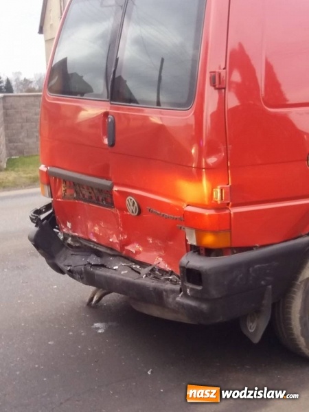 Zdjęcie w galerii na portalu naszwodzislaw.com: Wodzisław, Pszowska: Kolejne groźne zderzenie. Jedna osoba ranna  wiadomości z regionu