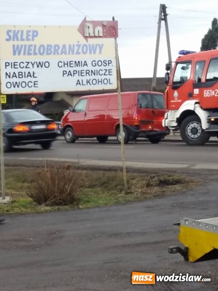Zdjęcie w galerii na portalu naszwodzislaw.com: Wodzisław, Pszowska: Kolejne groźne zderzenie. Jedna osoba ranna  wiadomości z regionu