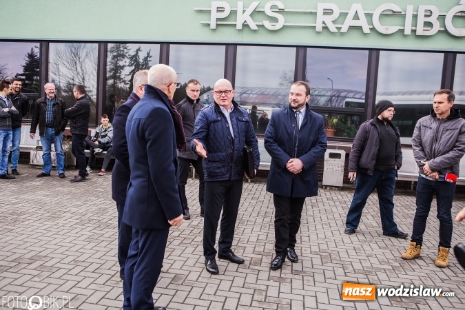 Zdjęcie w galerii na portalu naszwodzislaw.com: Raciborski PKS zaprezentował kolejny autobus zasilany gazem wiadomości z regionu