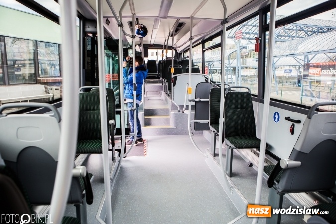 Zdjęcie w galerii na portalu naszwodzislaw.com: Raciborski PKS zaprezentował kolejny autobus zasilany gazem wiadomości z regionu