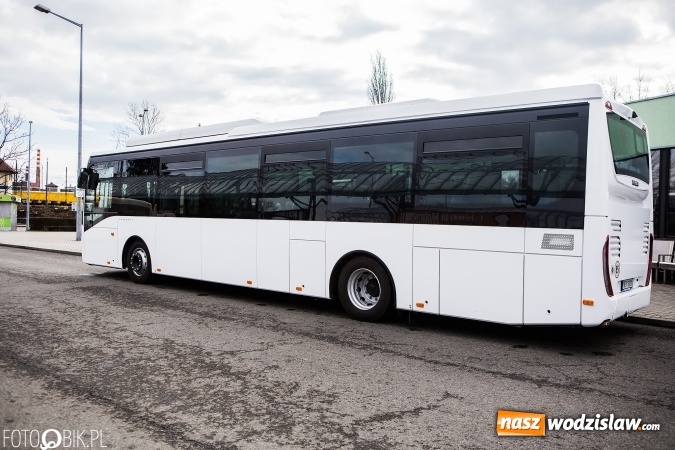 Zdjęcie w galerii na portalu naszwodzislaw.com: Raciborski PKS zaprezentował kolejny autobus zasilany gazem wiadomości z regionu
