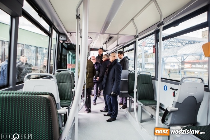 Zdjęcie w galerii na portalu naszwodzislaw.com: Raciborski PKS zaprezentował kolejny autobus zasilany gazem wiadomości z regionu