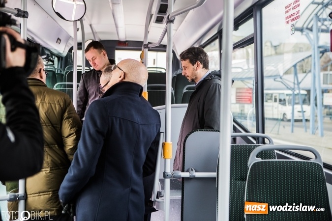 Zdjęcie w galerii na portalu naszwodzislaw.com: Raciborski PKS zaprezentował kolejny autobus zasilany gazem wiadomości z regionu