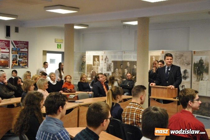 Zdjęcie w galerii na portalu naszwodzislaw.com: Zorganizowali prelekcję poświęconą postaci rotmistrza Witolda Pileckiego  wiadomości z regionu