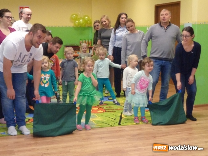 Zdjęcie w galerii na portalu naszwodzislaw.com: Stawiają na rozwijanie i umacnianie kontaktów rodziny z dziećmi wiadomości z regionu