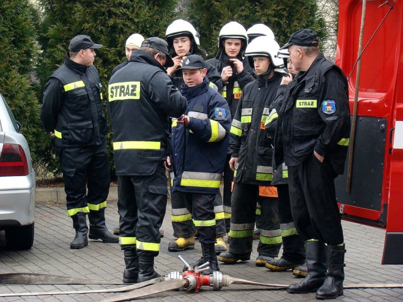 Zdjęcie w galerii na portalu naszwodzislaw.com: W Radlinie spłonął marzannowy stos wiadomości z regionu