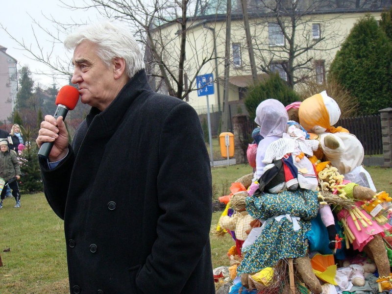 Zdjęcie w galerii na portalu naszwodzislaw.com: W Radlinie spłonął marzannowy stos wiadomości z regionu