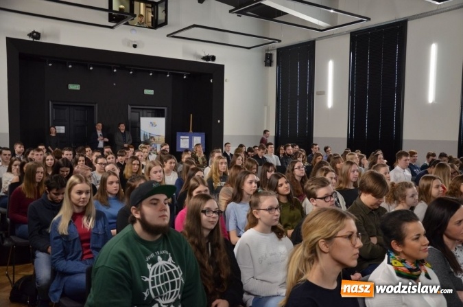 Zdjęcie w galerii na portalu naszwodzislaw.com: Uczniowie wykazali się wiedzą o Sejmie wiadomości z regionu