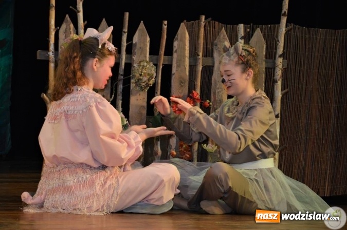 Zdjęcie w galerii na portalu naszwodzislaw.com: Radlin: Spalili Marzannę. Wiosna powitana  wiadomości z regionu