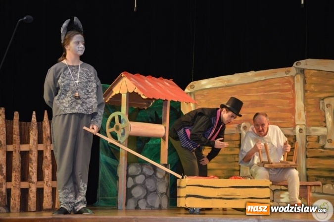 Zdjęcie w galerii na portalu naszwodzislaw.com: Radlin: Spalili Marzannę. Wiosna powitana  wiadomości z regionu