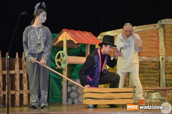 Zdjęcie w galerii na portalu naszwodzislaw.com: Radlin: Spalili Marzannę. Wiosna powitana  wiadomości z regionu