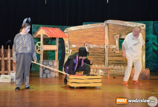 Zdjęcie w galerii na portalu naszwodzislaw.com: Radlin: Spalili Marzannę. Wiosna powitana  wiadomości z regionu