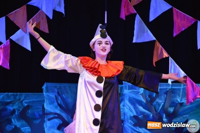 Zdjęcie w galerii na portalu naszwodzislaw.com: Radlin: Spalili Marzannę. Wiosna powitana  wiadomości z regionu