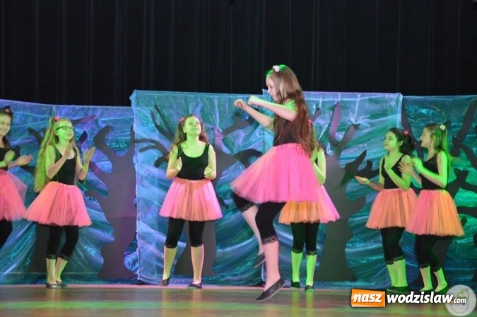 Zdjęcie w galerii na portalu naszwodzislaw.com: Radlin: Spalili Marzannę. Wiosna powitana  wiadomości z regionu