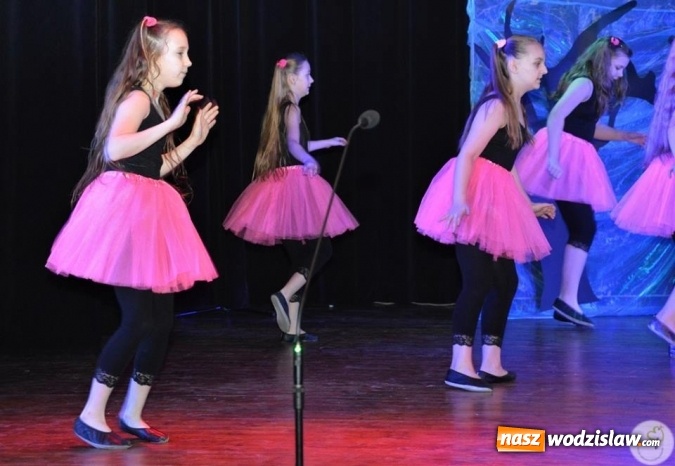 Zdjęcie w galerii na portalu naszwodzislaw.com: Radlin: Spalili Marzannę. Wiosna powitana  wiadomości z regionu