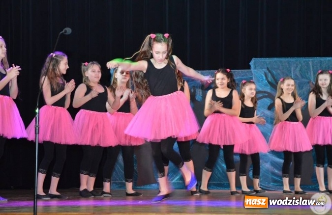 Zdjęcie w galerii na portalu naszwodzislaw.com: Radlin: Spalili Marzannę. Wiosna powitana  wiadomości z regionu