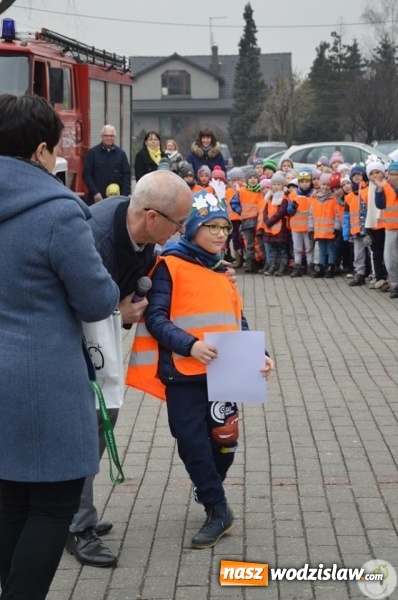 Zdjęcie w galerii na portalu naszwodzislaw.com: Radlin: Spalili Marzannę. Wiosna powitana  wiadomości z regionu