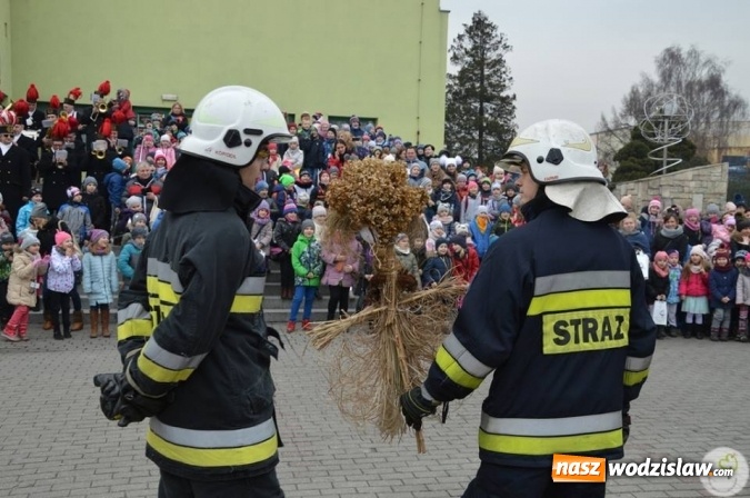 Zdjęcie w galerii na portalu naszwodzislaw.com: Radlin: Spalili Marzannę. Wiosna powitana  wiadomości z regionu