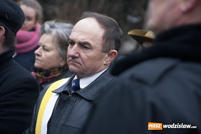 Zdjęcie w galerii na portalu naszwodzislaw.com: Do nieba z Ojcem Pio. Dziesiątki wiernych wzięło udział w Drodze Krzyżowej  wiadomości z regionu