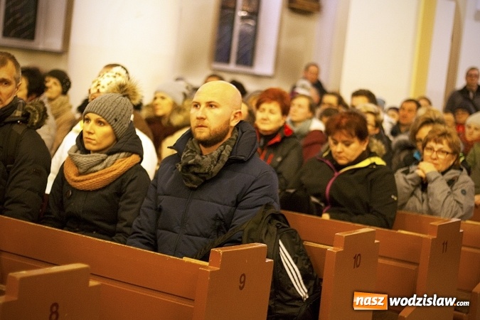 Zdjęcie w galerii na portalu naszwodzislaw.com: Z Rogowa wyruszyła Ekstremalna Droga Krzyżowa. Idą do Pszowa  wiadomości z regionu