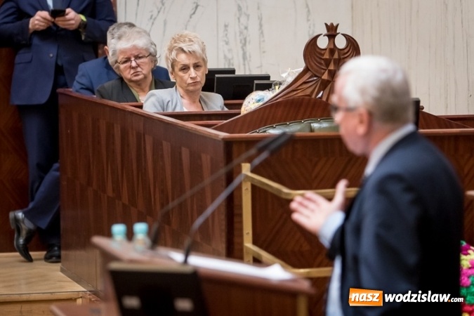 Zdjęcie w galerii na portalu naszwodzislaw.com: Sejmik wyznaczył ramy wsparcia dla zdolnych uczniów wiadomości z regionu