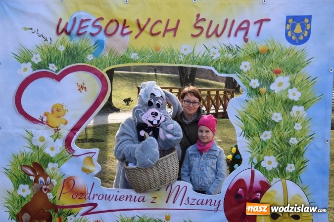 Zdjęcie w galerii na portalu naszwodzislaw.com: W Mszanie stanęła 15 metrowa palma wielkanocna  wiadomości z regionu