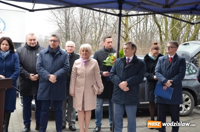 Zdjęcie w galerii na portalu naszwodzislaw.com: Nowy ambulans i zmodernizowana poradnia urologiczna w szpitalu  wiadomości z regionu