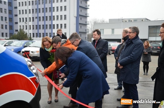 Zdjęcie w galerii na portalu naszwodzislaw.com: Nowy ambulans i zmodernizowana poradnia urologiczna w szpitalu  wiadomości z regionu