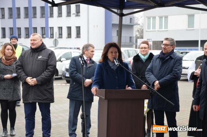 Zdjęcie w galerii na portalu naszwodzislaw.com: Nowy ambulans i zmodernizowana poradnia urologiczna w szpitalu  wiadomości z regionu