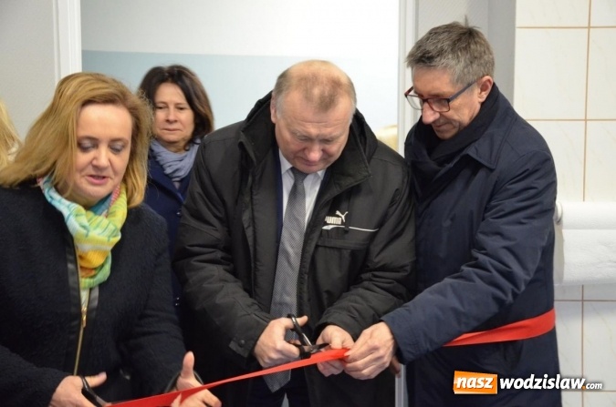 Zdjęcie w galerii na portalu naszwodzislaw.com: Nowy ambulans i zmodernizowana poradnia urologiczna w szpitalu  wiadomości z regionu