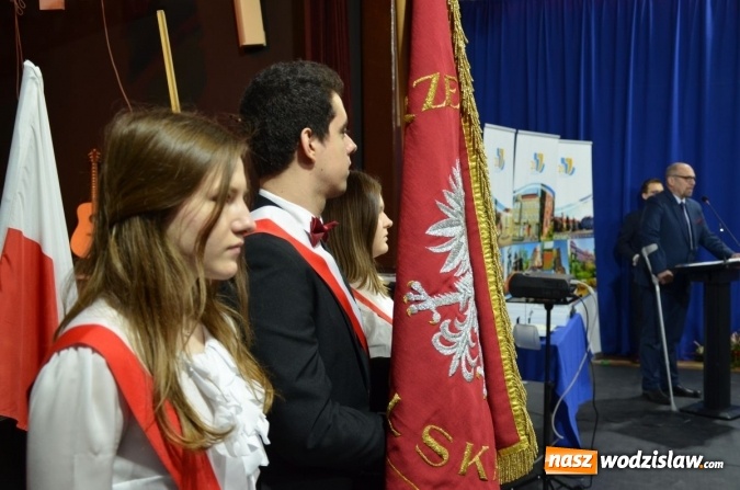 Zdjęcie w galerii na portalu naszwodzislaw.com: 70 tys. złotych na 70-lecie szkoły. Powiat ufundował nagrodę rydułtowskiemu liceum  wiadomości z regionu