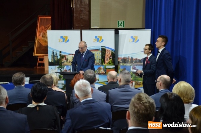 Zdjęcie w galerii na portalu naszwodzislaw.com: 70 tys. złotych na 70-lecie szkoły. Powiat ufundował nagrodę rydułtowskiemu liceum  wiadomości z regionu