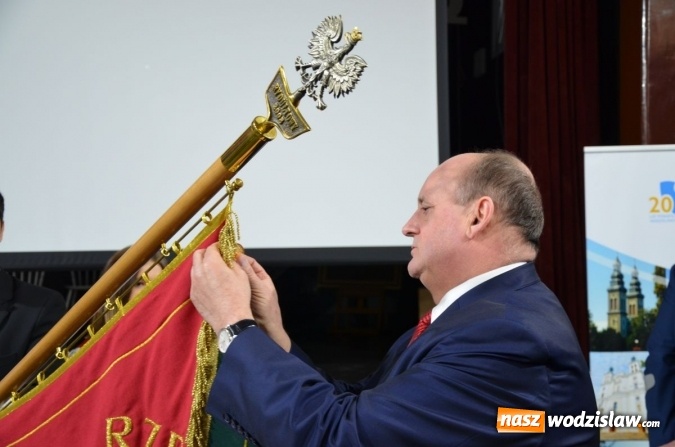 Zdjęcie w galerii na portalu naszwodzislaw.com: 70 tys. złotych na 70-lecie szkoły. Powiat ufundował nagrodę rydułtowskiemu liceum  wiadomości z regionu