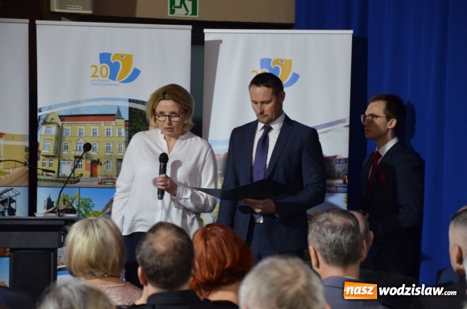 Zdjęcie w galerii na portalu naszwodzislaw.com: 70 tys. złotych na 70-lecie szkoły. Powiat ufundował nagrodę rydułtowskiemu liceum  wiadomości z regionu