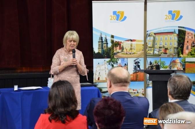 Zdjęcie w galerii na portalu naszwodzislaw.com: 70 tys. złotych na 70-lecie szkoły. Powiat ufundował nagrodę rydułtowskiemu liceum  wiadomości z regionu