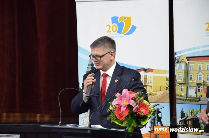 Zdjęcie w galerii na portalu naszwodzislaw.com: 70 tys. złotych na 70-lecie szkoły. Powiat ufundował nagrodę rydułtowskiemu liceum  wiadomości z regionu