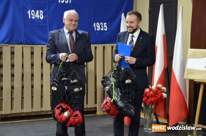 Zdjęcie w galerii na portalu naszwodzislaw.com: 70 tys. złotych na 70-lecie szkoły. Powiat ufundował nagrodę rydułtowskiemu liceum  wiadomości z regionu