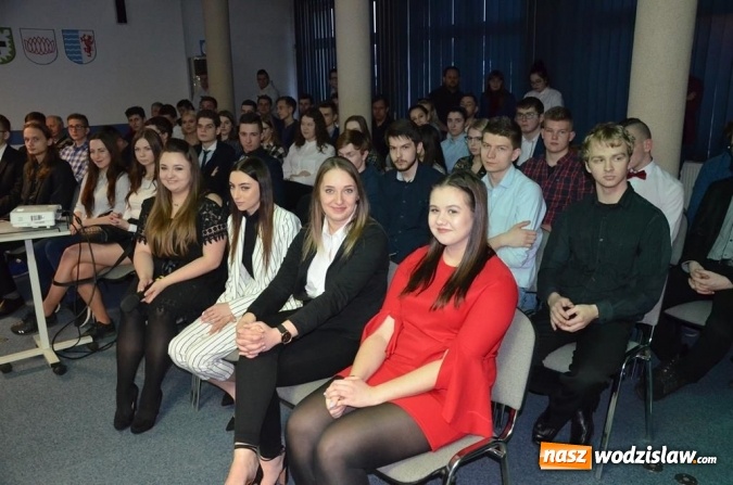 Zdjęcie w galerii na portalu naszwodzislaw.com: Wiosenny wieczór z poezją wiadomości z regionu