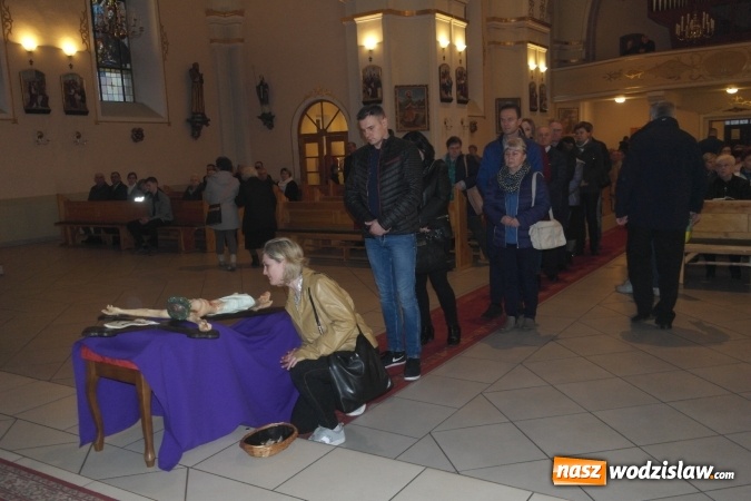 Zdjęcie w galerii na portalu naszwodzislaw.com: Wielki Piątek w Zawadzie. ZDJĘCIA  wiadomości z regionu